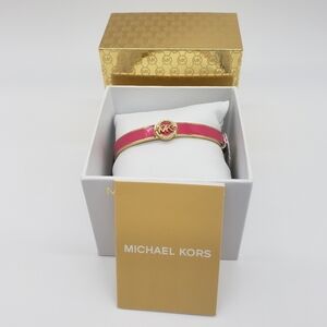 1191- MICHAEL Michael Kors Haute Gold Enamel Fuchia Color Bangle Bracelet NWT